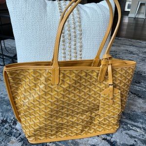 Mirrored reversible Anjou yellow tote new